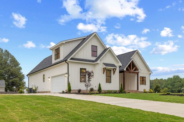Custom Homes with a Small-town Heart and a Craftsman's Soul.